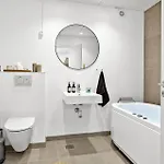 בית נופש Stunning In With Kitchen רוסלב