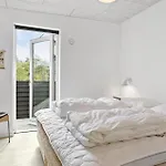 Stunning In With Kitchen רוסלב