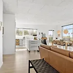 בית נופש Stunning In With Kitchen רוסלב