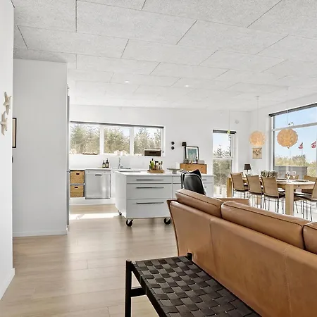 Dom wakacyjny Stunning In With Kitchen Roslev