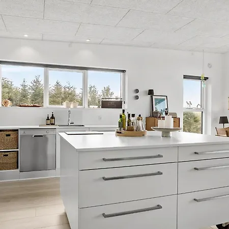 Stunning In With Kitchen