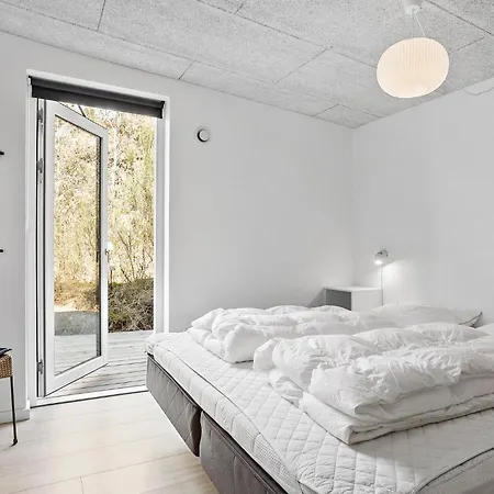 Stunning In With Kitchen