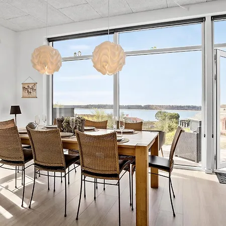 Stunning In With Kitchen